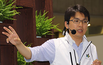 湯浅 遇 氏